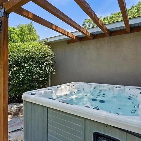 Riviera Retreat In Salt Lake With Private Hot Tub And Theater